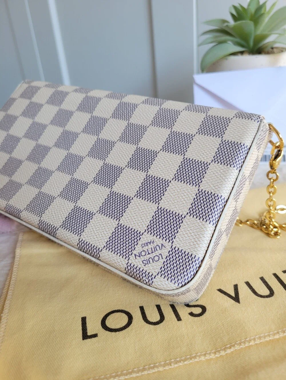 BEAUTIFUL💕 Louis Vuitton FELICIE Pochette Damier AZUR Gold Chain Crossbody
